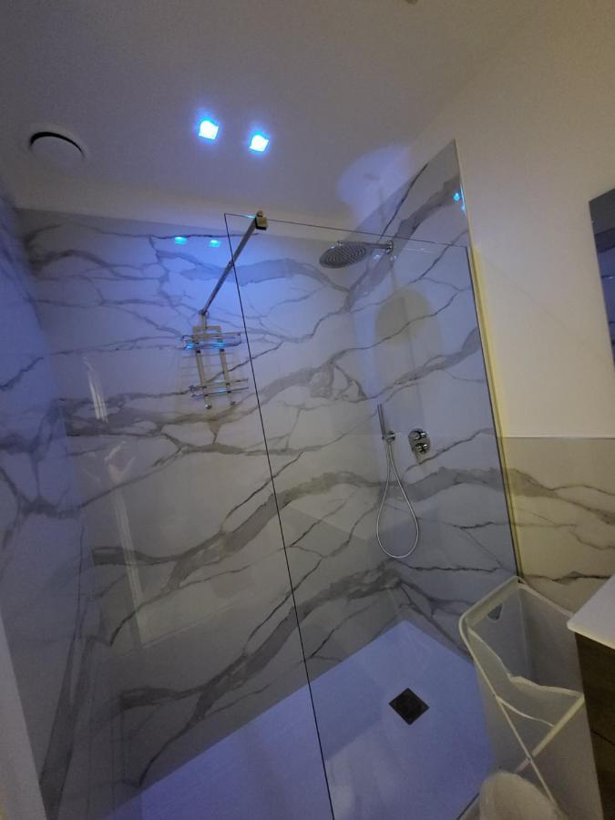 Casa Vacanze Manthy Posizione Centrale Bari Esterno foto