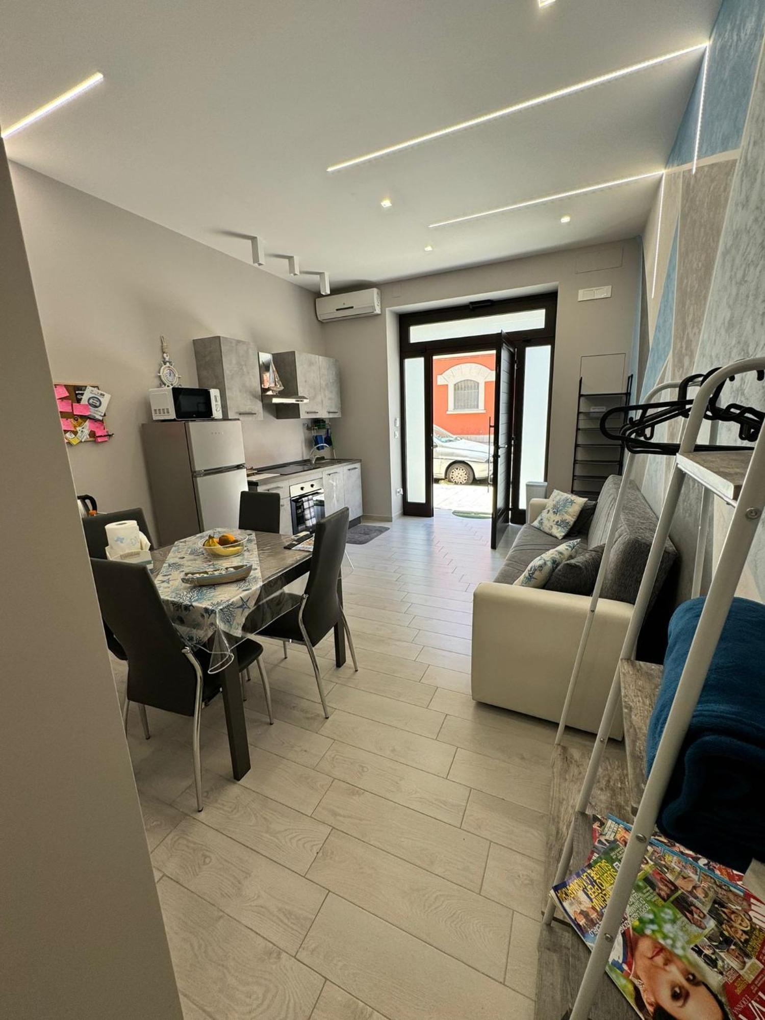 Casa Vacanze Manthy Posizione Centrale Bari Esterno foto