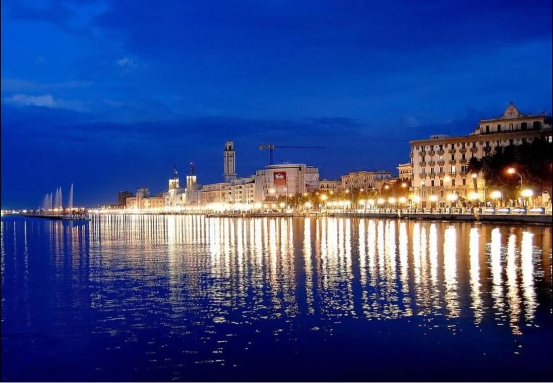 Casa Vacanze Manthy Posizione Centrale Bari Esterno foto