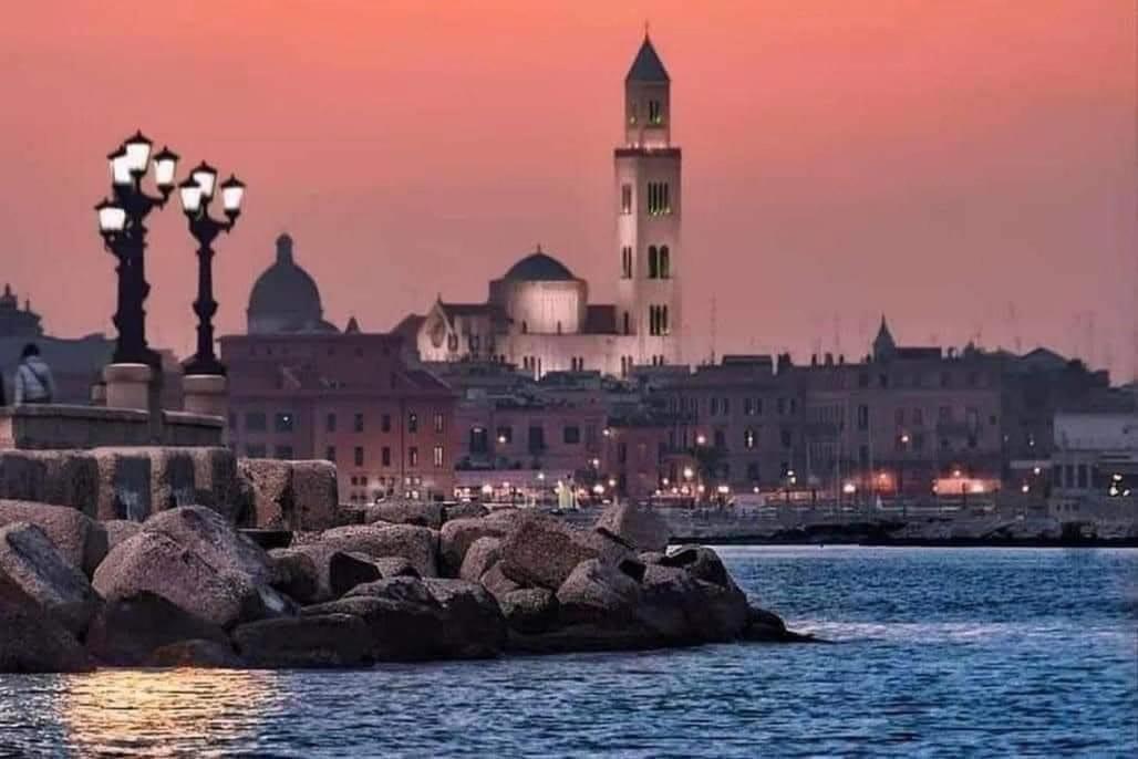 Casa Vacanze Manthy Posizione Centrale Bari Esterno foto